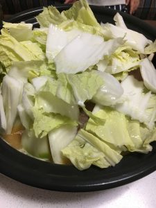 まつやのとり野菜みそで味噌鍋を作った