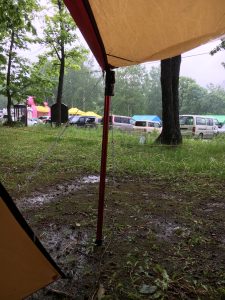 岩尾内湖白樺キャンプ場の雨