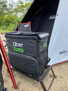 UberEatsのバッグをキャンプで使う